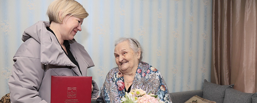 Жительницу г.о. Красногорск Раису Локосову поздравили с 90-летием