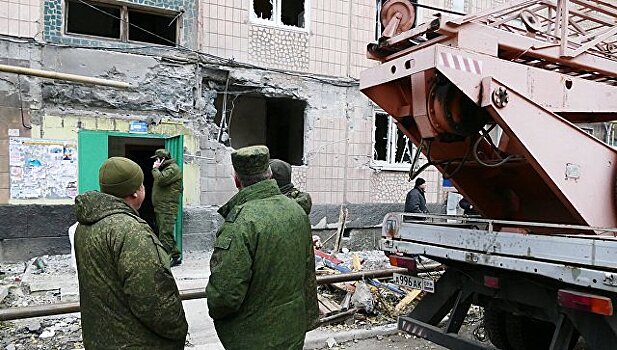 Порошенко заявил об обстреле жилого дома в Донбассе