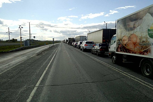 На трассе М-5 в Челябинской области из-за ДТП автомобилисты встали в огромную пробку