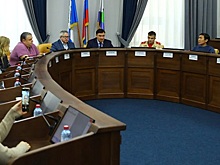 Мэр Иркутска Руслан Болотов вручил благодарности руководителям НКО, которые победили в конкурсе Фонда президентских грантов