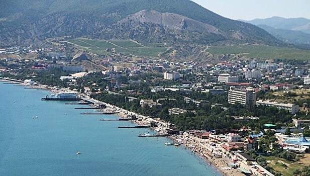 Крымские власти заявили, что Украина не пускает туристов в регион