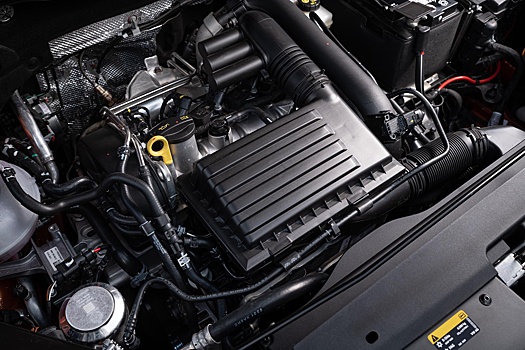 Эксперт назвал три причины появления трещин в двигателе автомобиля