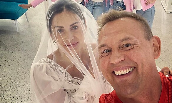 Белое платье, длинна фата: Степан Меньщиков показал фото свадьбы с беременной избранницей