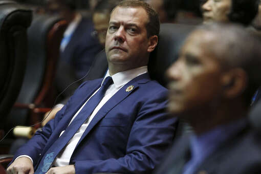 Медведев назвал Макрона возможным соучастником теракта в «Крокусе»