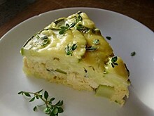 Куриный пирог с творогом и цукини