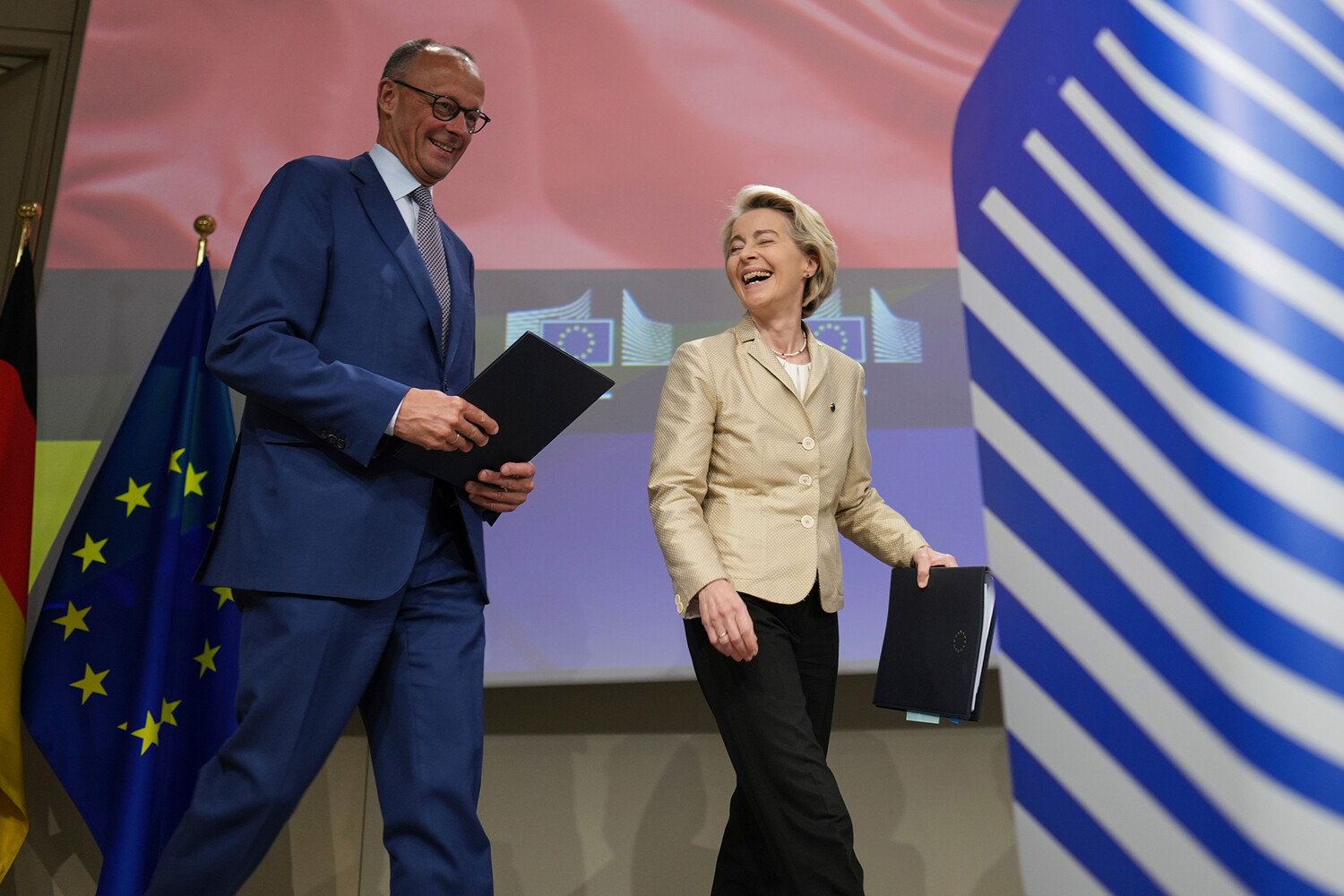 Дмитриев: фон дер Ляйен и Мерц должны уйти в отставку из-за провала с активами