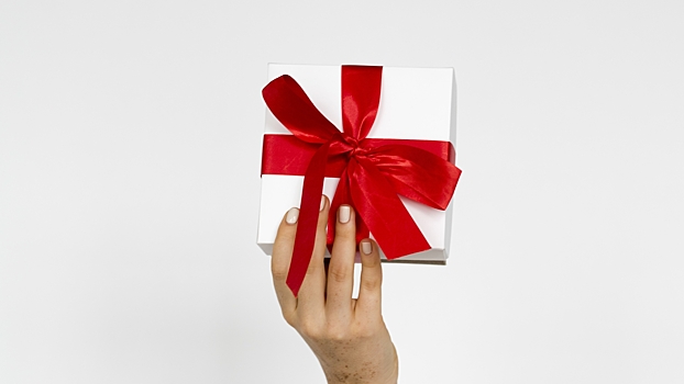 Специалист объяснил, какие подарки нельзя дарить коллегам на 23 февраля