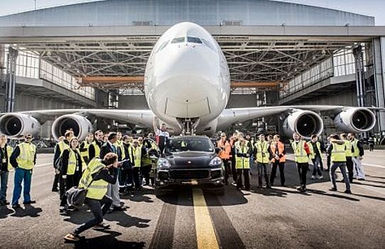 Суша против воздуха: Porsche Cayenne протащил Airbus A380