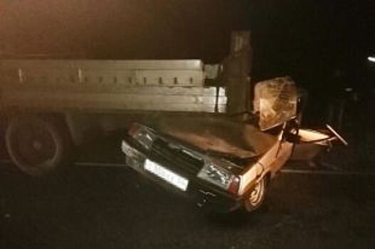 На трассе Оренбург-Беляева в ДТП с тягачом погиб водитель «ВАЗа»