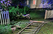 В Черняховске мотоциклист пытался угнать от полиции и врезался в забор
