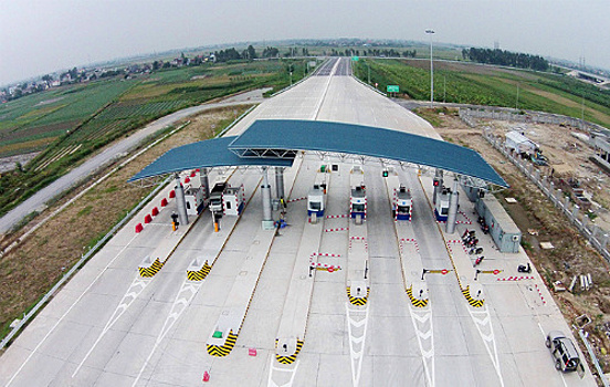 Новая скоростная автомагистраль вдвое сократит время в пути от Ханоя до залива Халонг