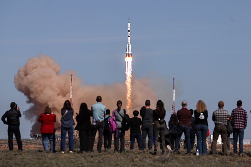 Старт ракеты-носителя "Союз-2.1а" с кораблем "Союз МС-27" с космодрома Байконур, апрель 2025 года