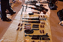У задержанного ФСБ члена ОПГ "Индейцы" нашли дома склад оружия