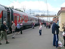 Девятнадцать юных туристов отстали от поезда с проводником, вышедшим в первый рейс