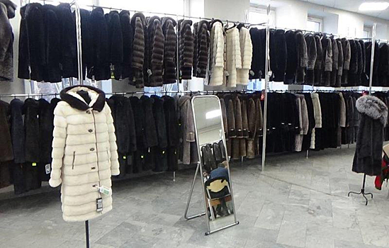 Три сотни нелегальных шуб конфисковали из новосибирского магазина