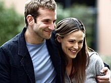 Новый роман? Дженнифер Гарнер после расставания с бойфрендом отдохнула на пляже с Брэдли Купером