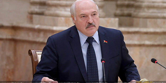 «Бойцы, но без оружия»: Лукашенко обсудил с дипломатами приоритеты внешней политики