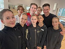 Железняков опубликовал фото с фигуристами группы Тутберидзе. Он ушел из команды в 2023 году