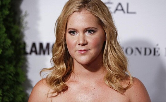 Эми Шумер рассказала о связи с королевской семьёй