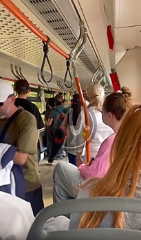 В полиции начали проверку по факту хулиганского поведения подростков в ижевском трамвае