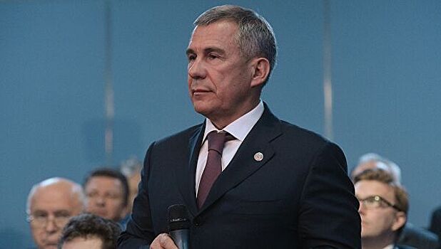 Глава Татарстана выехал к захваченной школе в Казани