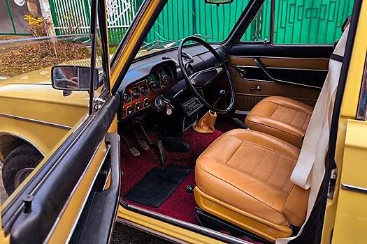 Абсолютно новый ВАЗ-2103 1974 года выставили на продажу в России