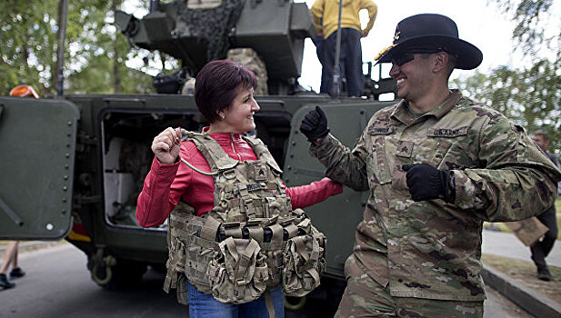 Почему солдаты НАТО боятся русских женщин в Прибалтике