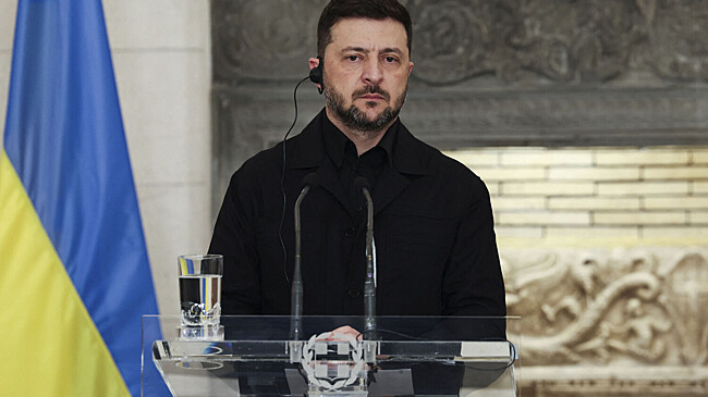 В Киеве объяснили решение Зеленского вынести вопрос уступок на референдум