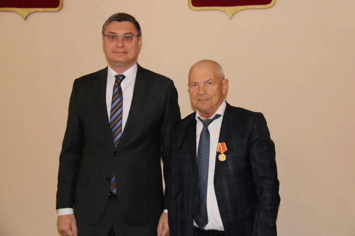 Бывшему замглавы Владимира Гареву вручили медаль за трудовые заслуги