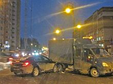 В центре Тамбова столкнулись «Газель» и Opel