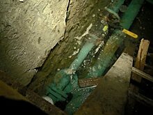 Из подвала дома на Набережной Реки Мойки несколько дней не уходит вода