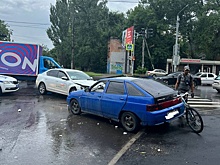 Левый поворот: водитель иномарки пострадал в столкновении на перекрестке в Ростове