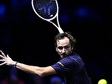 Медведев о победе в 1-м круге в Париже: «Уставший был, поэтому думал: «Ну если не пойдет, ничего страшного. Проиграю, полечу отдыхать»