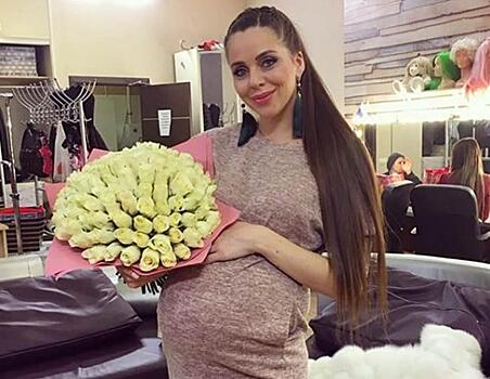 Беременная Ольга Рапунцель начала закупать вещи для будущей дочери