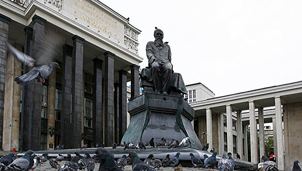 Столичные библиотеки подшутят над москвичами в день смеха