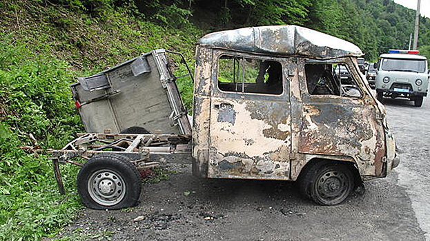 В Южной Осетии в результате аварии загорелся автомобиль