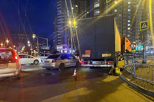 Стало известно, кто погиб от наезда фуры в Екатеринбурге