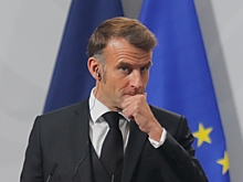 Захарова посоветовала Макрону помыться, чтобы спастись от клопов