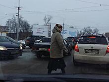 Мама может: жительница Орла организовала сыну "зеленый коридор" в пробке