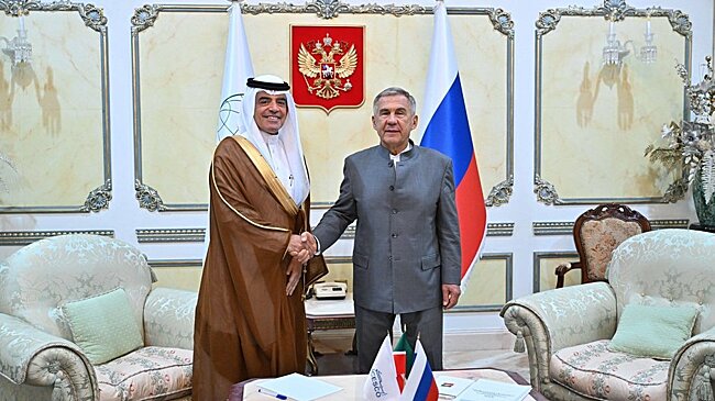 Рустам Минниханов предложил учредить ИСЕСКО Международную премию имени Габдуллы Тукая