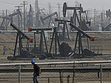 Эксперты: решение ОПЕК+ ускорить рост добычи нефти вряд ли сильно повлияет на рынок