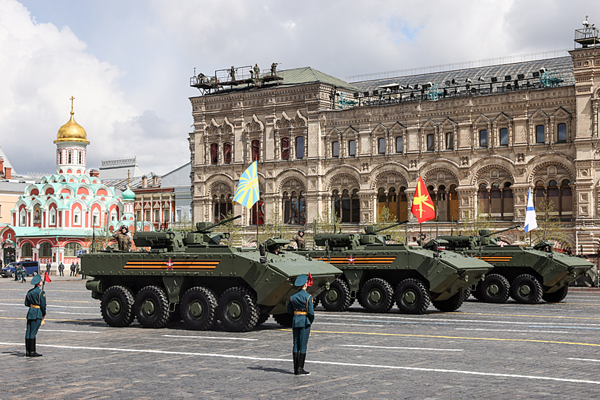  БТР-82А во время парада, посвященного 77-й годовщине Победы в Великой Отечественной войне