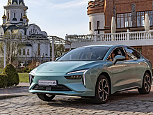 На видео попал загоревшийся на заправке электромобиль Amberauto A5