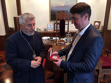 Глава управы Мещанского района встретился с архиепископом Армянской церкви