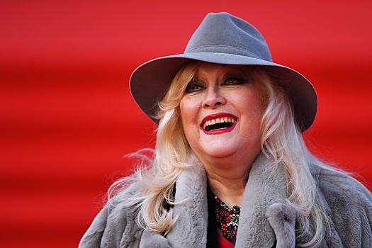 "Прослужила в МХТ 60 лет". Игорь Золотовицкий об Ирине Мирошниченко