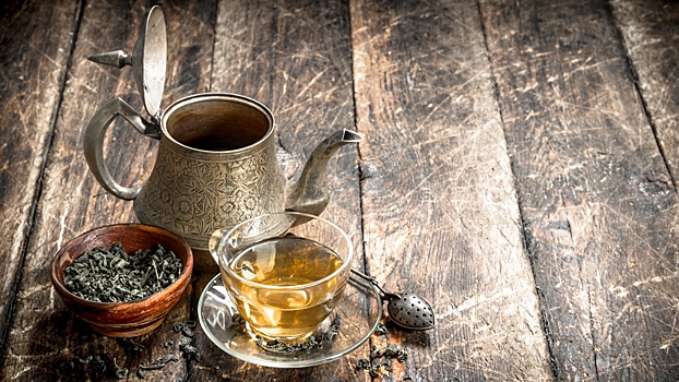 Врач Васильева: чай на голодный желудок грозит обострением гастрита и язвы