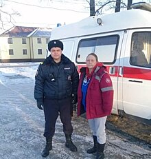 Фельдшер и сотрудник полиции приняли роды у жительницы Зуевского района по дороге к роддому