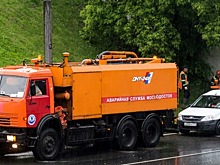 В Керамическом проезде устранили скопление воды