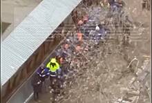 Стычка строителей с арматурой под крики «Аллаху Акбар» в Москве попала на видео