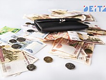 Почему нельзя забирать найденные на улице деньги, предупредил юрист